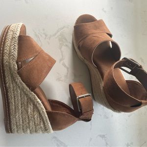 The perfect Summer Wedges - size 10W